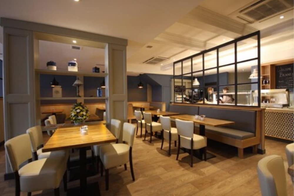 Tralee Benners Hotel Екстериор снимка